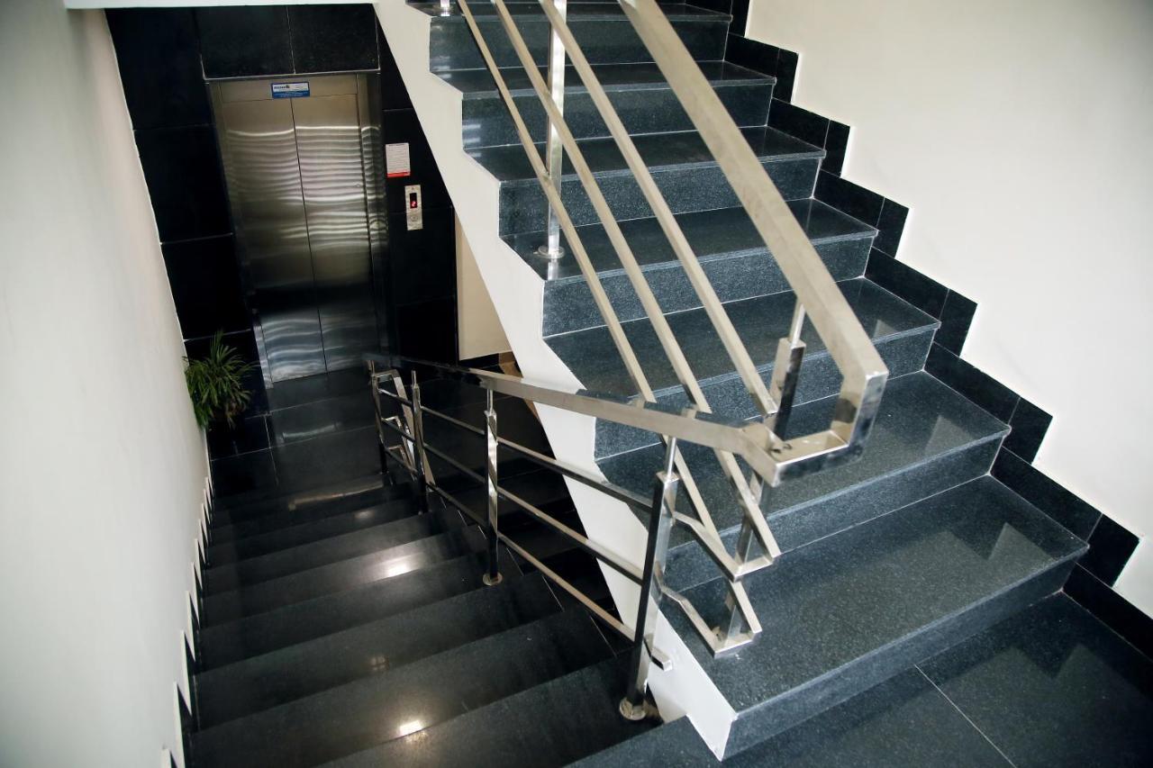 Apollo Court Hotel Chennai Ngoại thất bức ảnh
