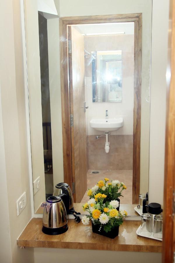 Apollo Court Hotel Chennai Ngoại thất bức ảnh