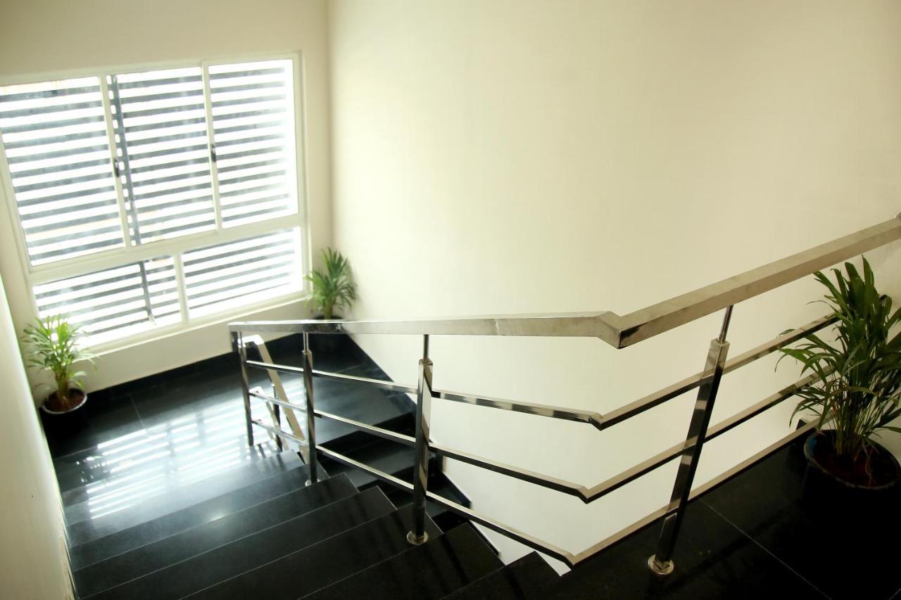 Apollo Court Hotel Chennai Ngoại thất bức ảnh